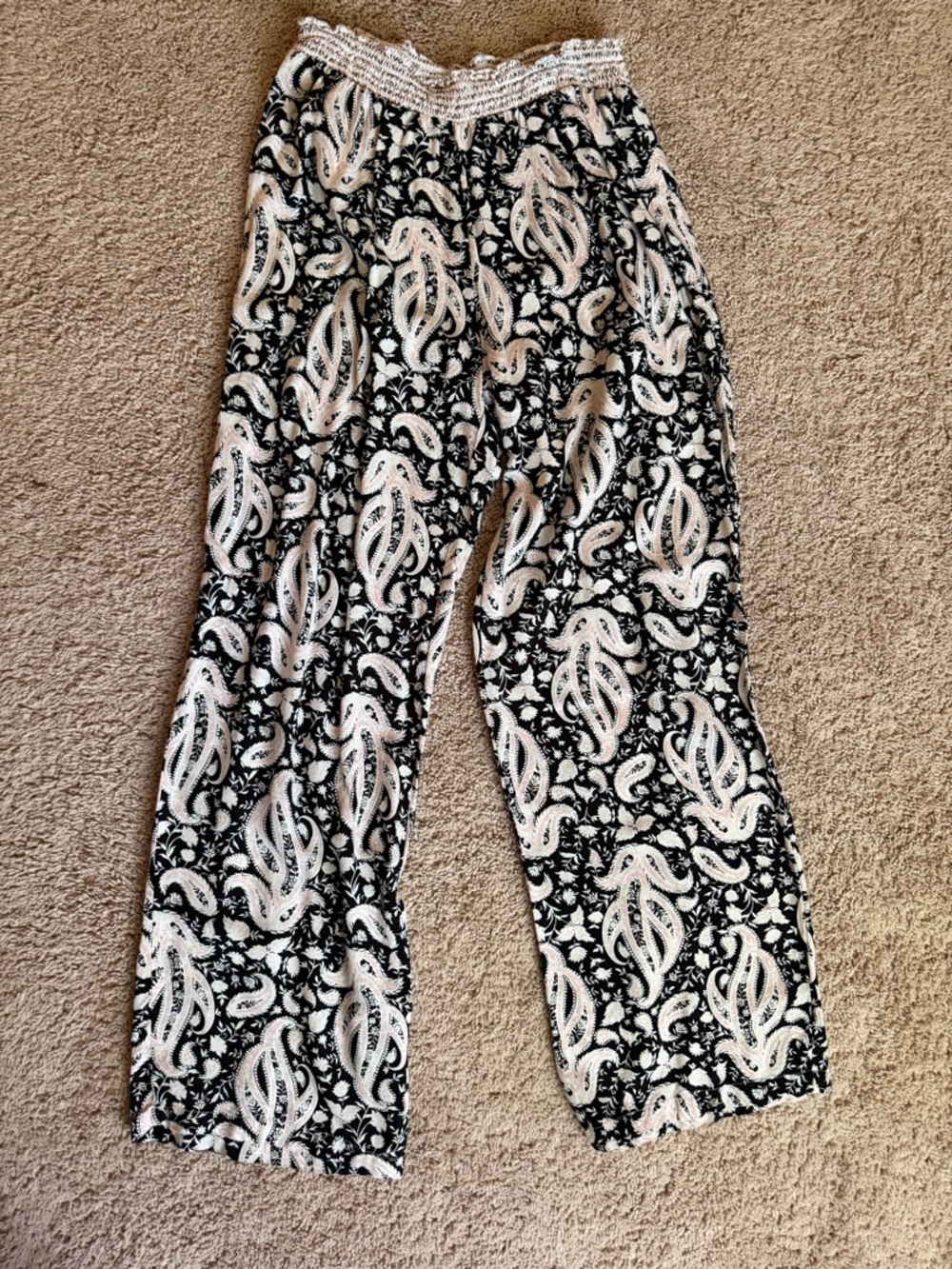 Women's Black & White Paisley Wide-Leg Pants